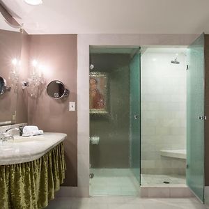 Accessible King Room